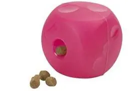 BUSTER JUGUETE CUBO SUAVE P/COMIDA O PREMIOS ROSA 9CM KRUUSE