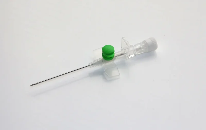 CATETER IV C/ASAS+PTO INY.VERDE 18G 1,3X45MM 50U COVETRUS